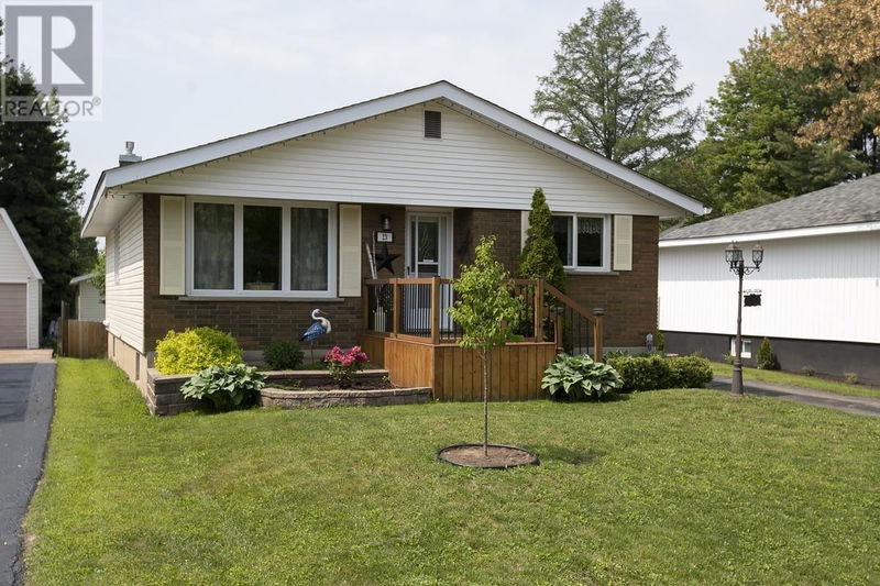 23 Wayne Ct Sault Ste. Marie, Ontario