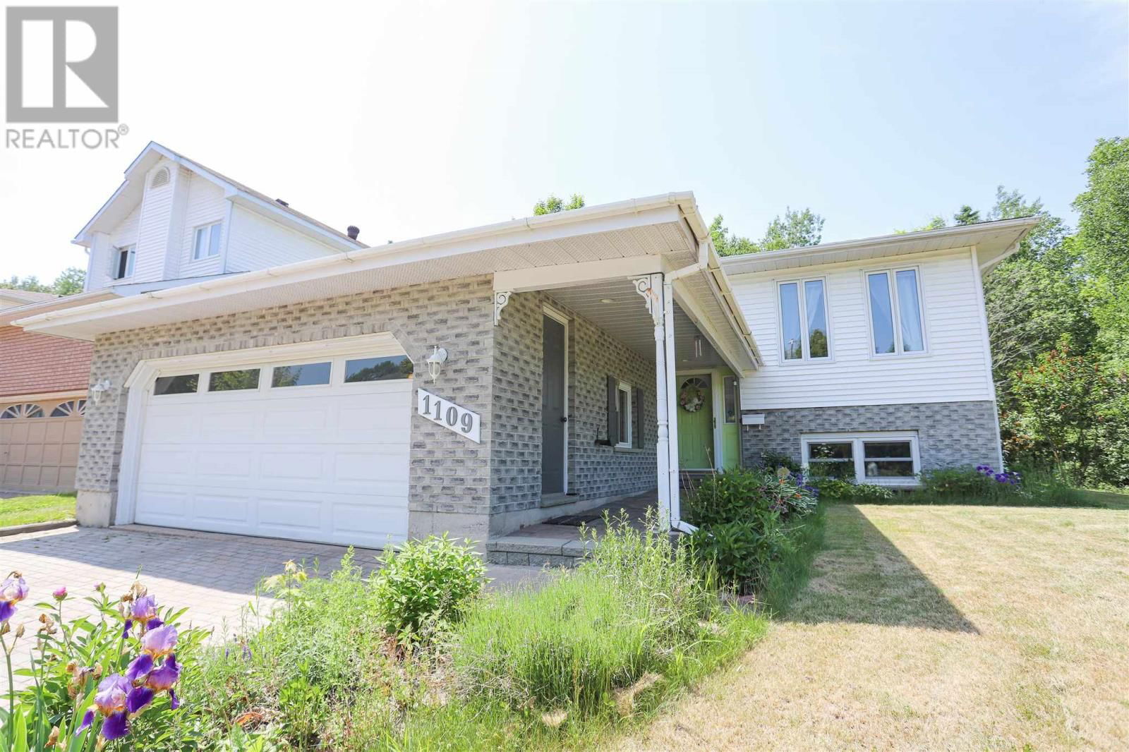 1109 LAKE ST Image 1