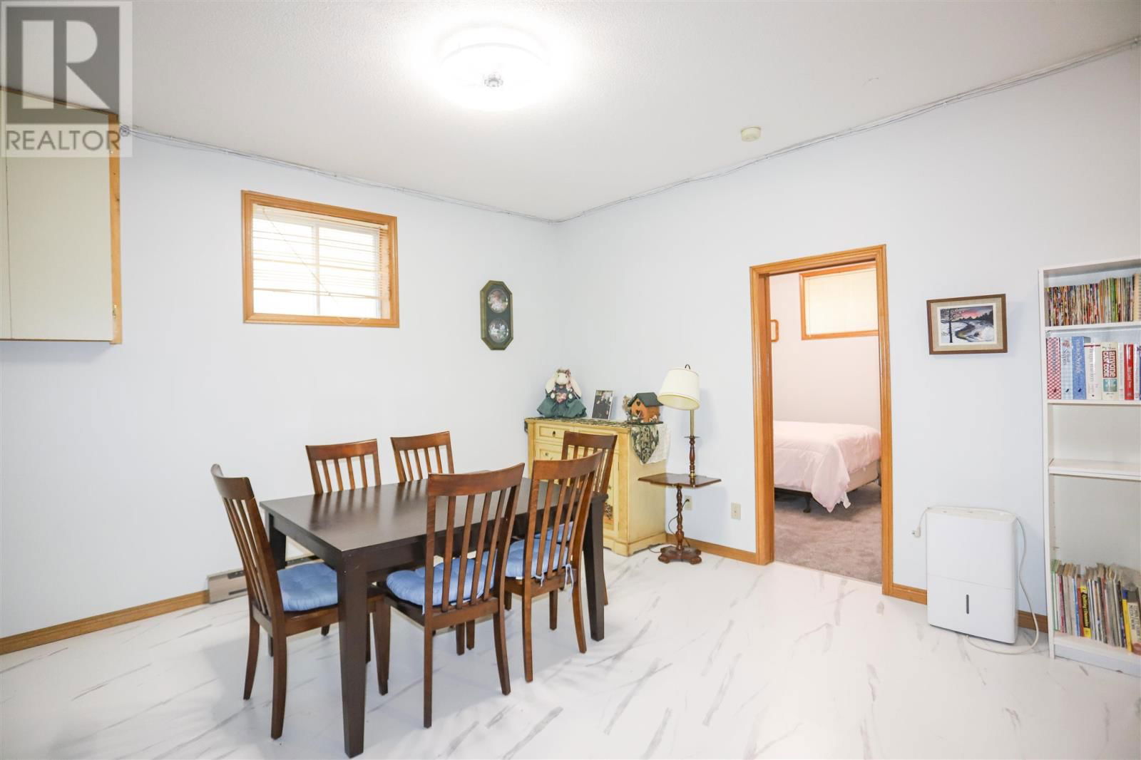 1109 LAKE ST Image 11