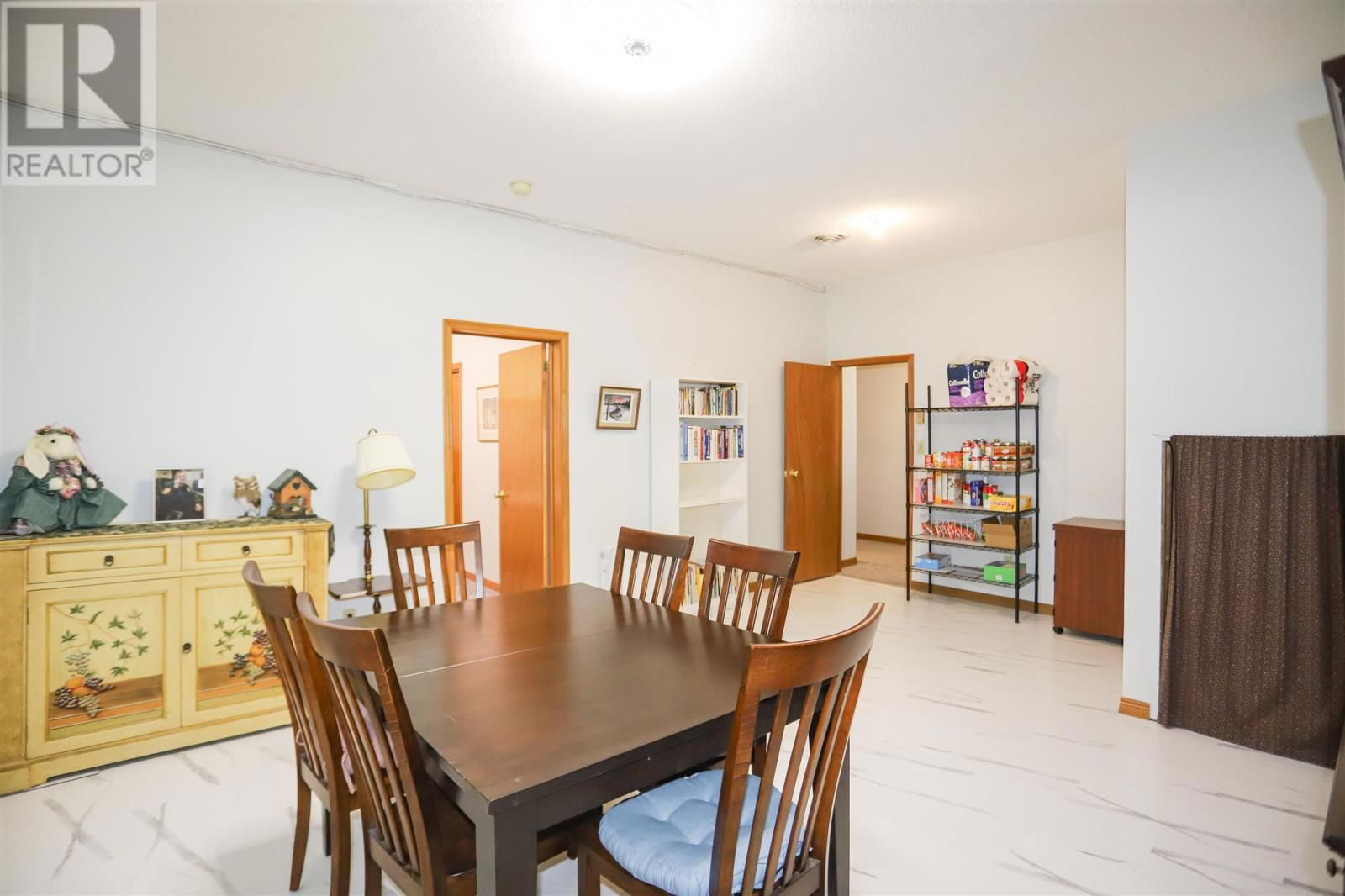 1109 LAKE ST Image 13