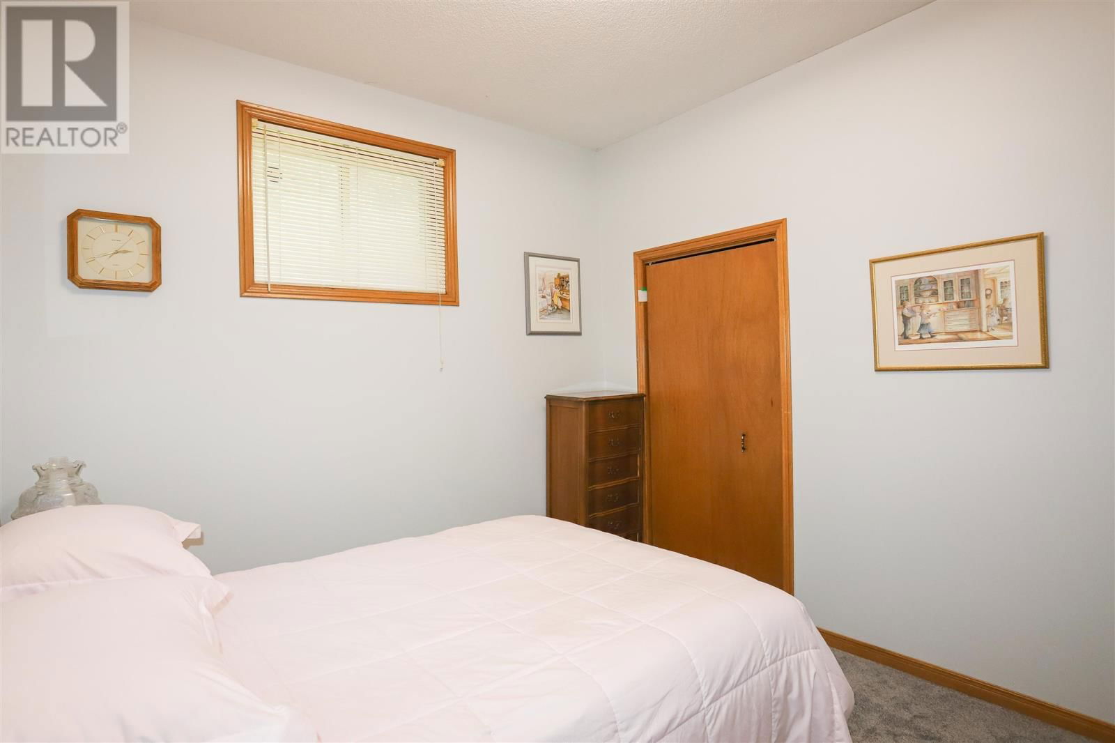 1109 LAKE ST Image 14