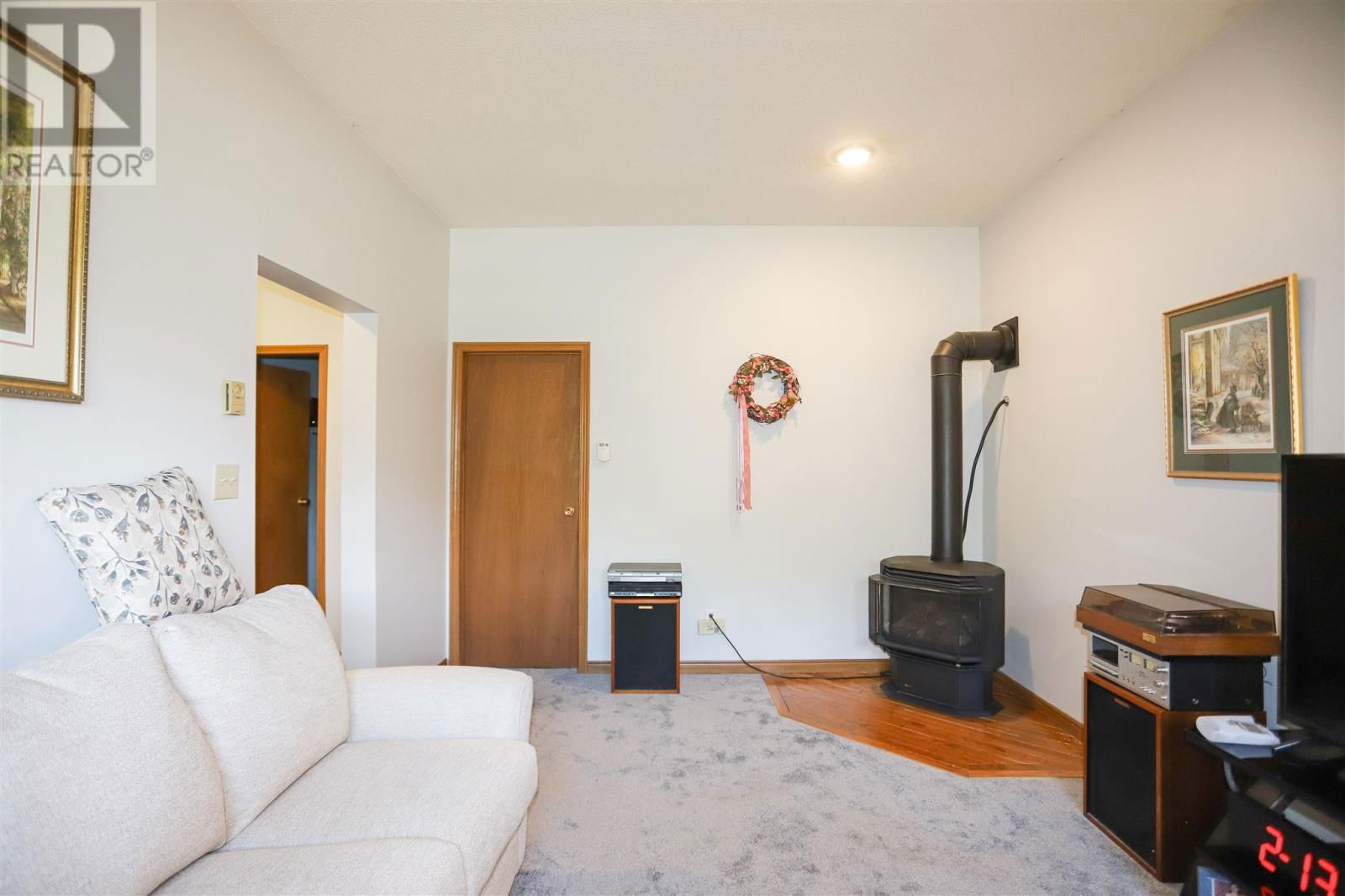 1109 LAKE ST Image 18