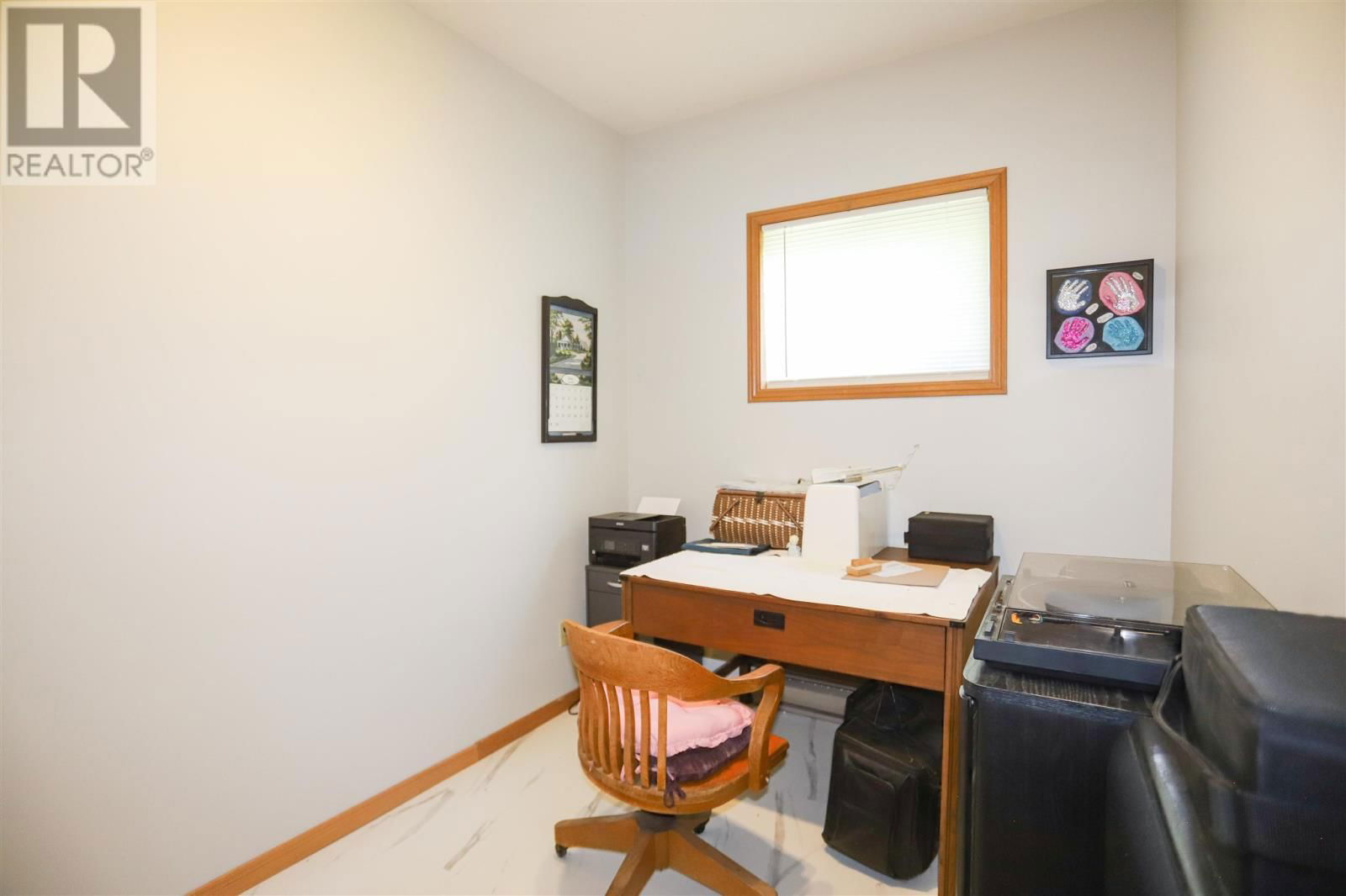 1109 LAKE ST Image 19