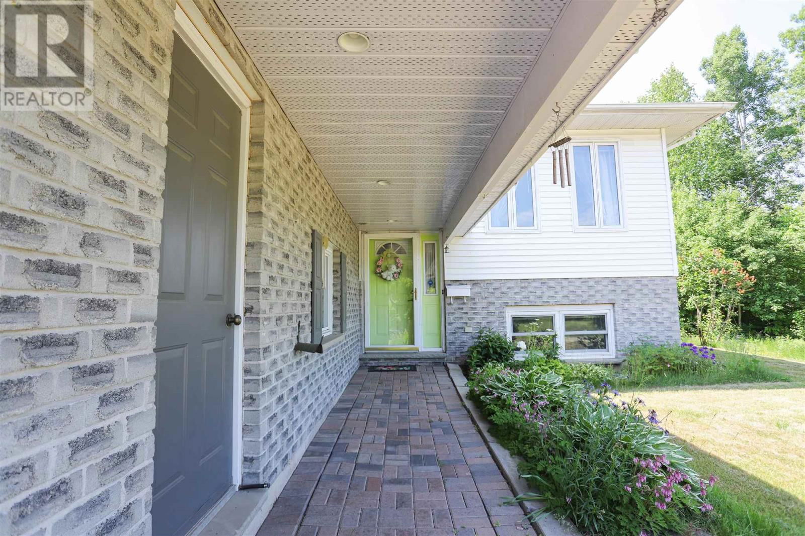 1109 LAKE ST Image 2