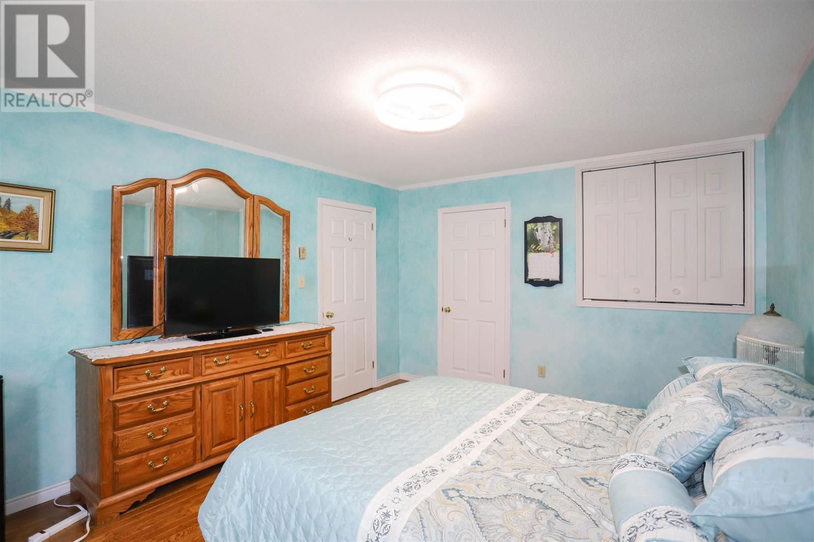 1109 LAKE ST Image 22