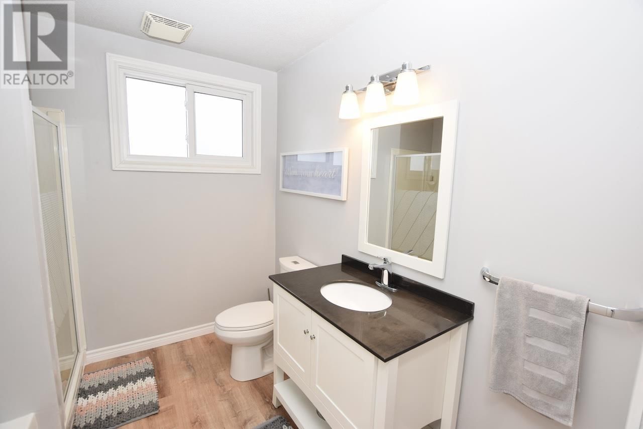 1093 SUNNYSIDE DR Image 13