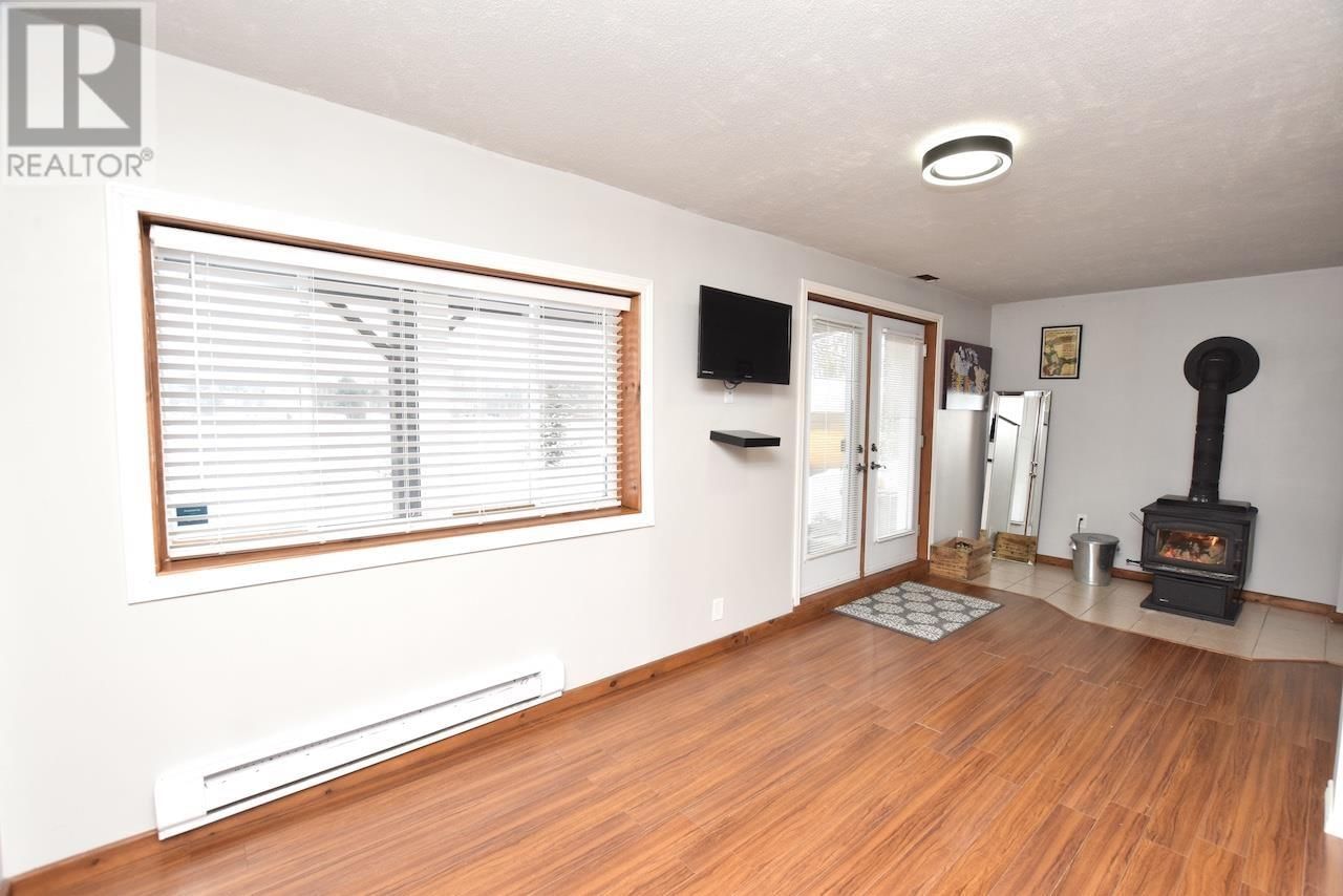 1093 SUNNYSIDE DR Image 22
