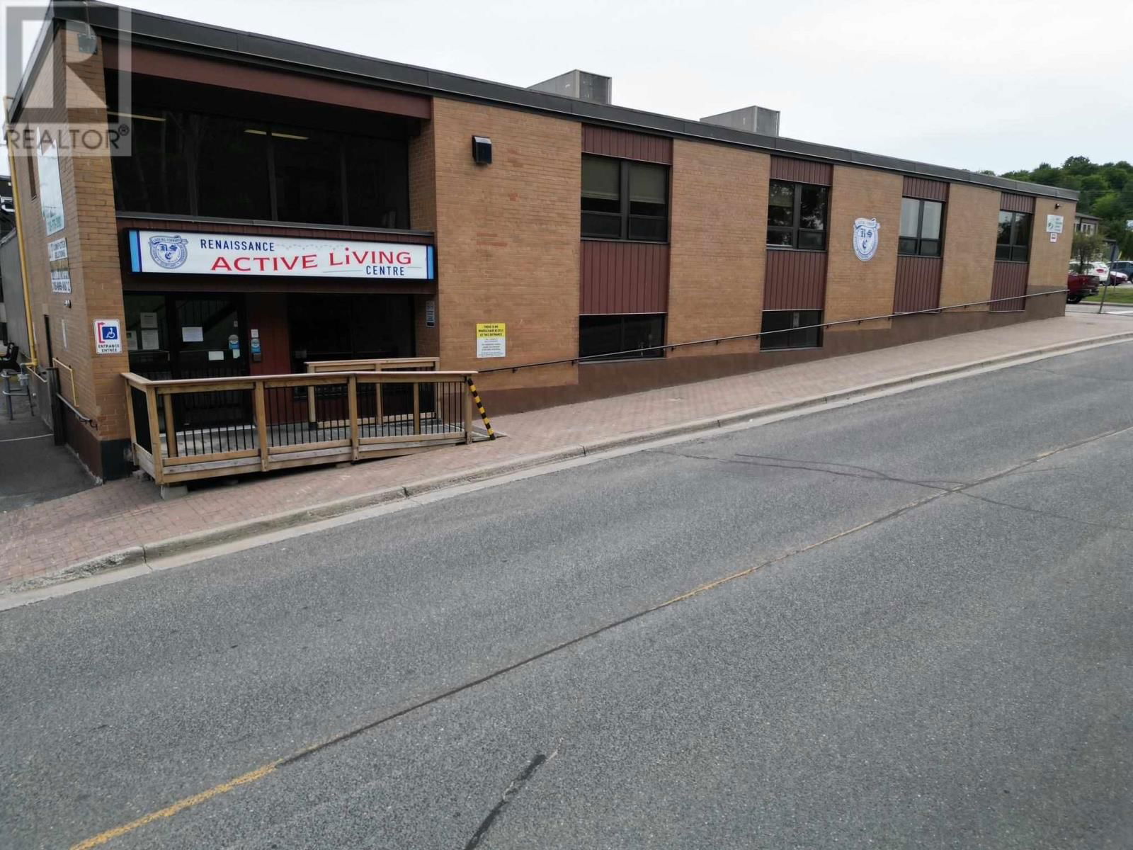 2 VETERAN'S WAY Image 37