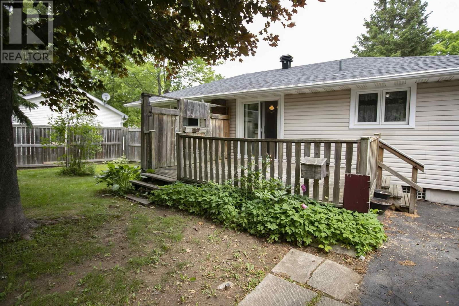 25 PRIMOSE DR Image 11