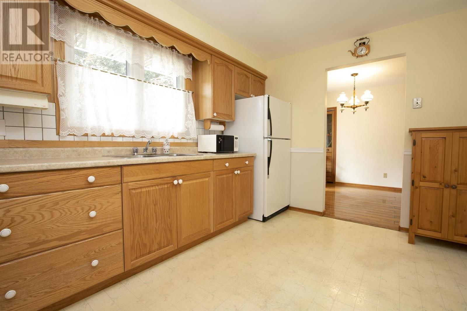 25 PRIMOSE DR Image 13
