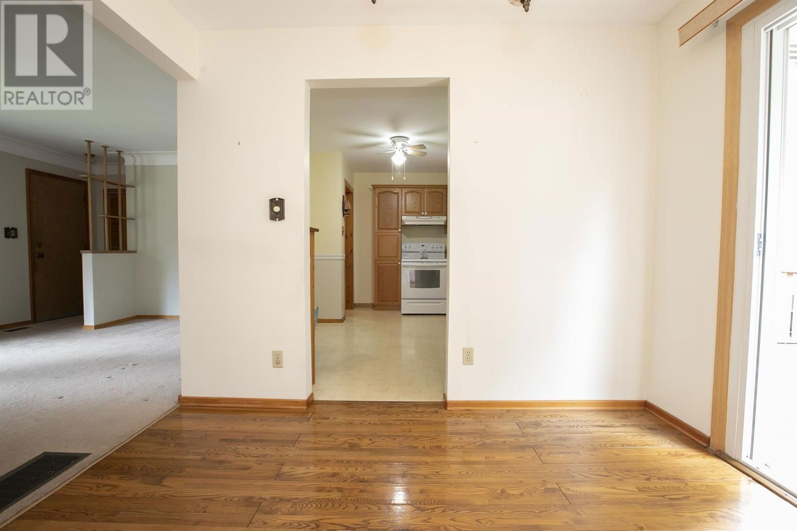 25 PRIMOSE DR Image 17