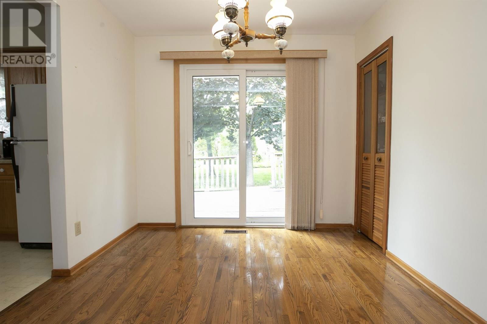25 PRIMOSE DR Image 18