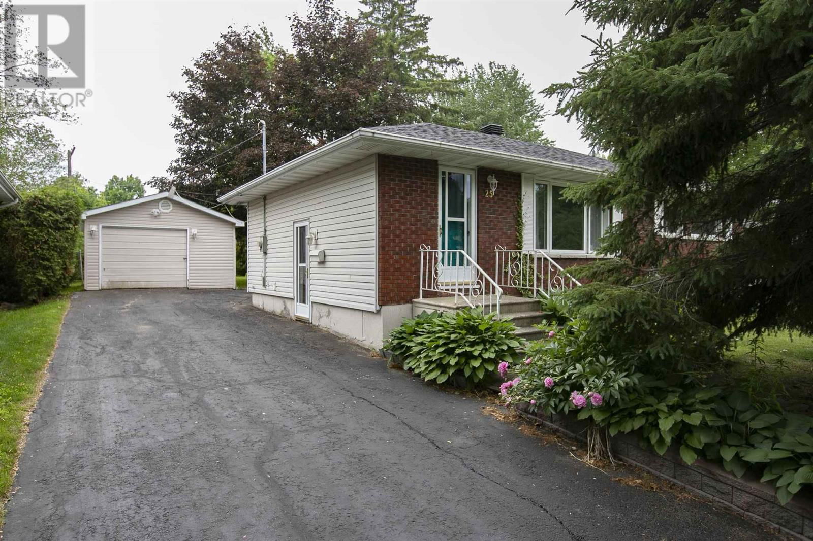 25 PRIMOSE DR Image 2