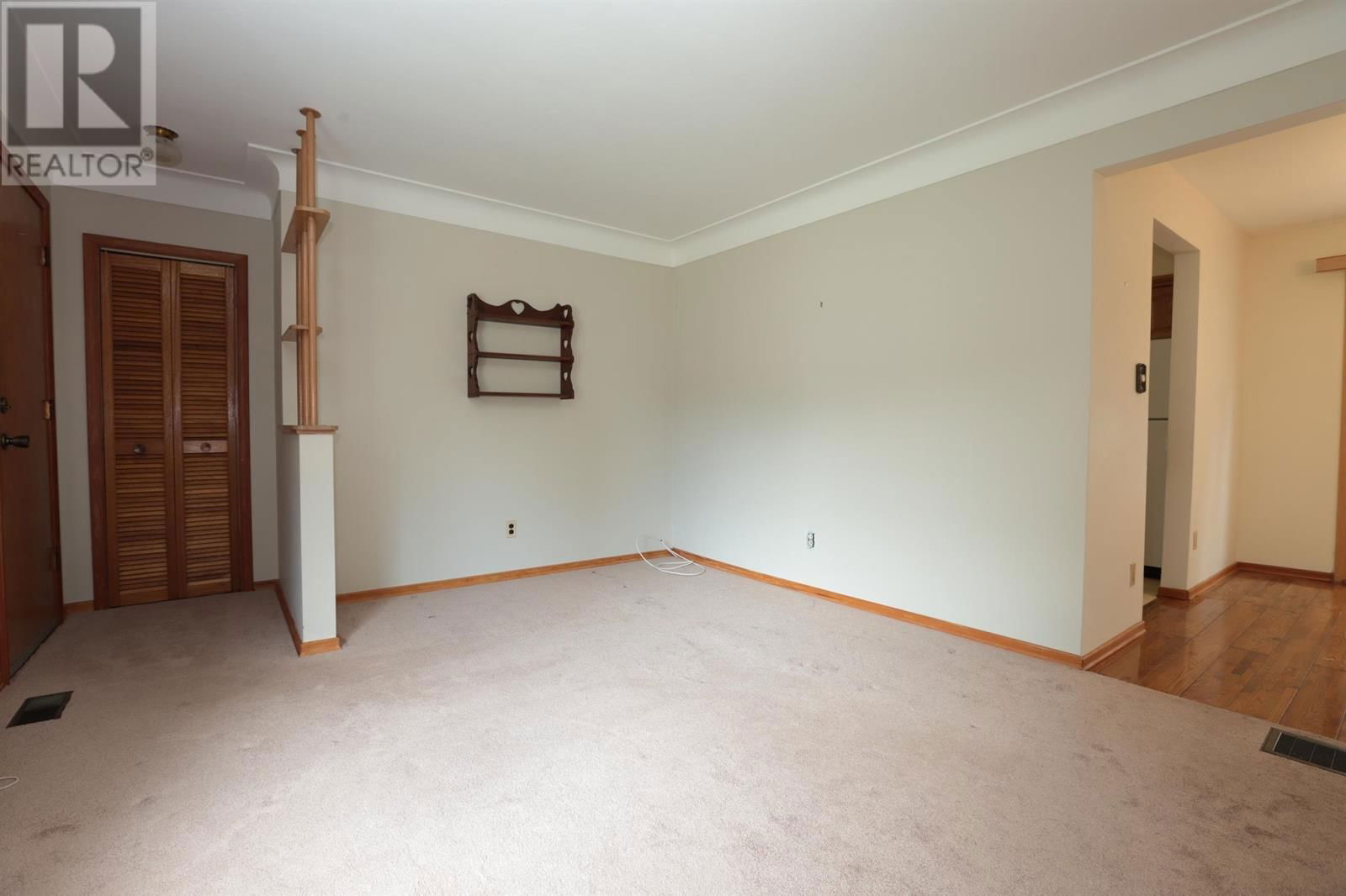 25 PRIMOSE DR Image 22