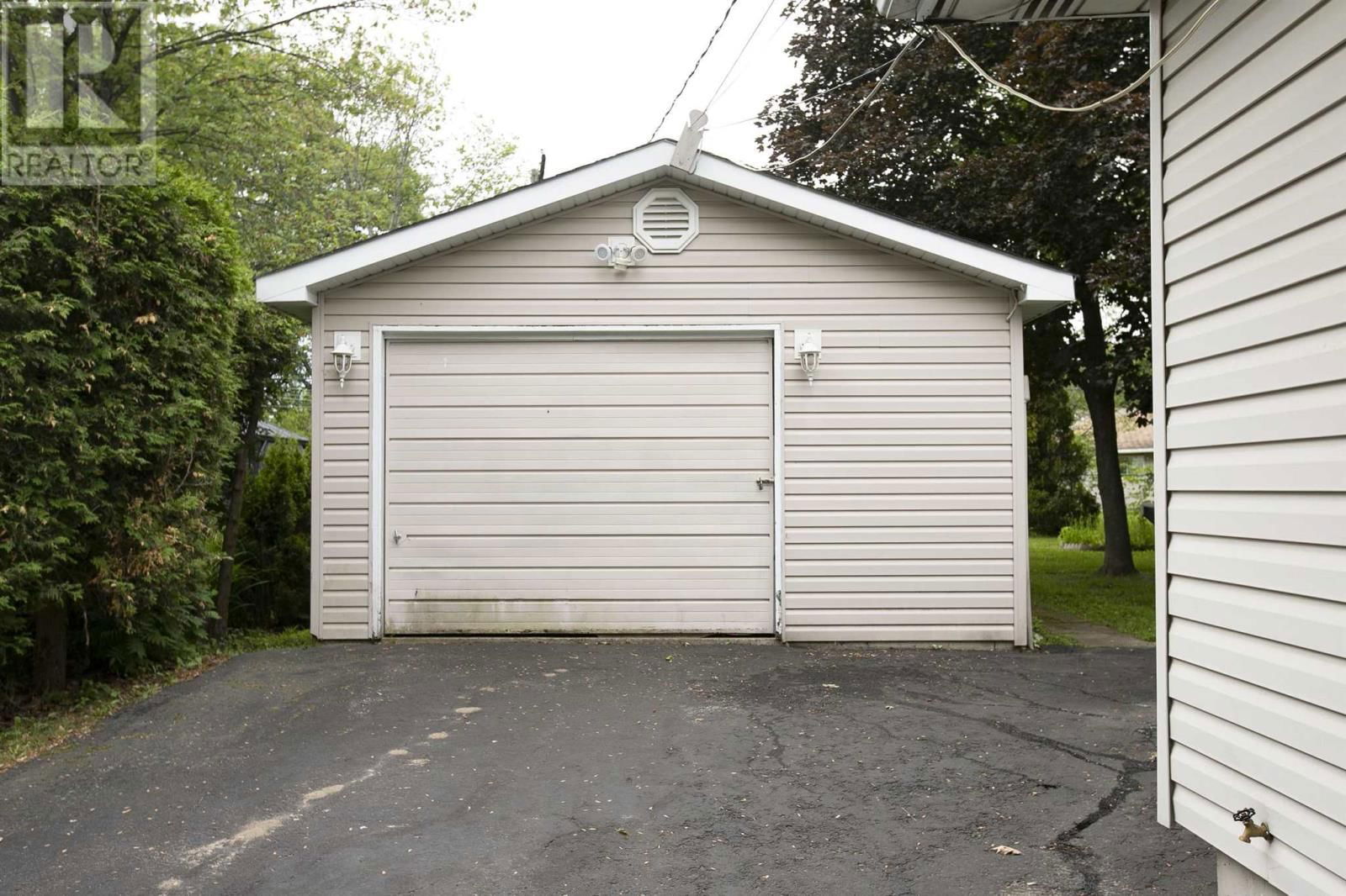 25 PRIMOSE DR Image 4