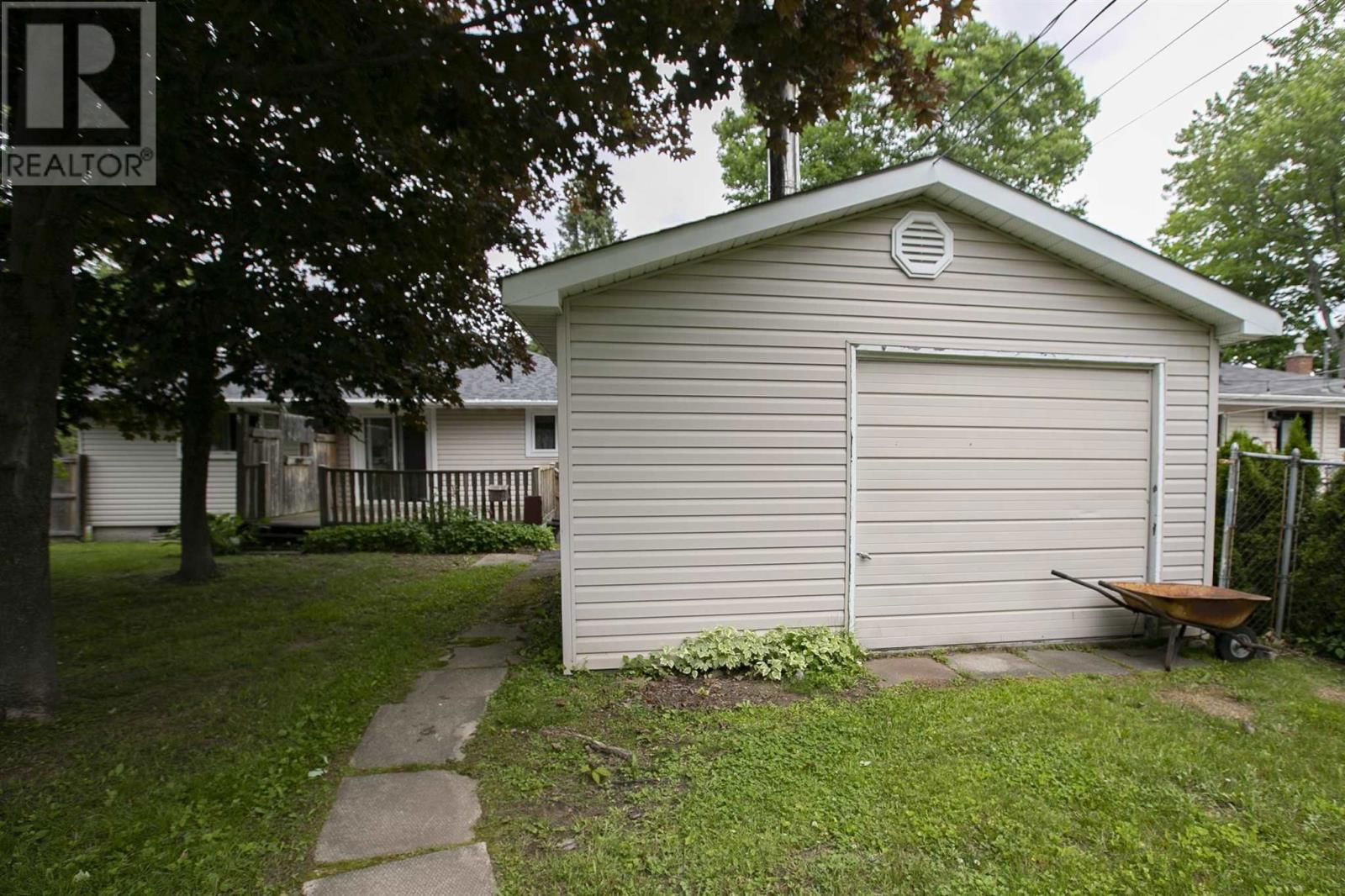 25 PRIMOSE DR Image 8