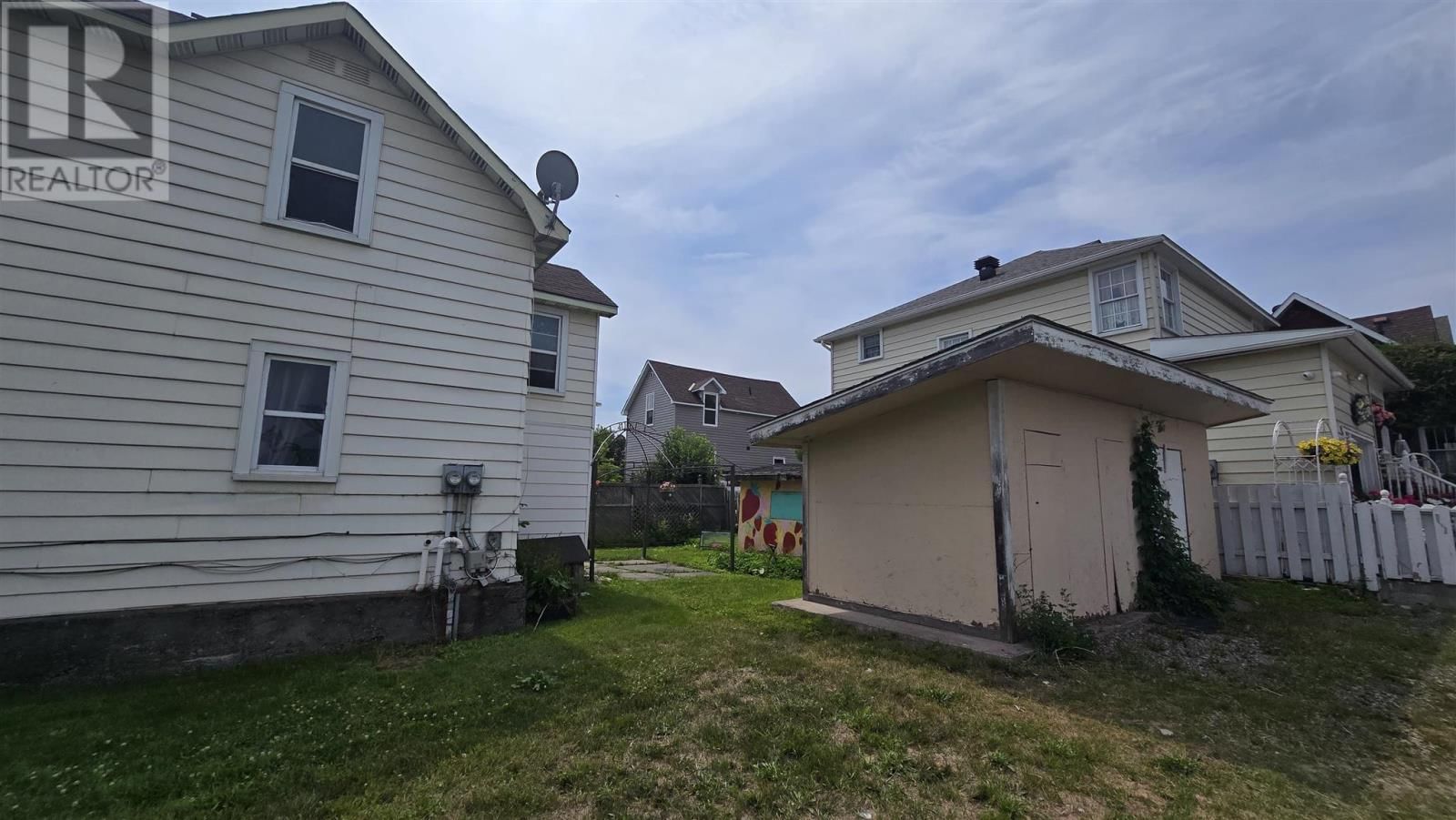 169 HURON ST Image 5