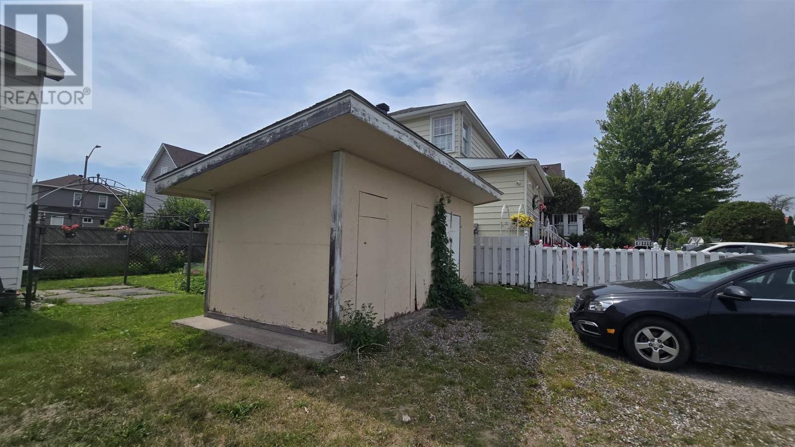 169 HURON ST Image 6