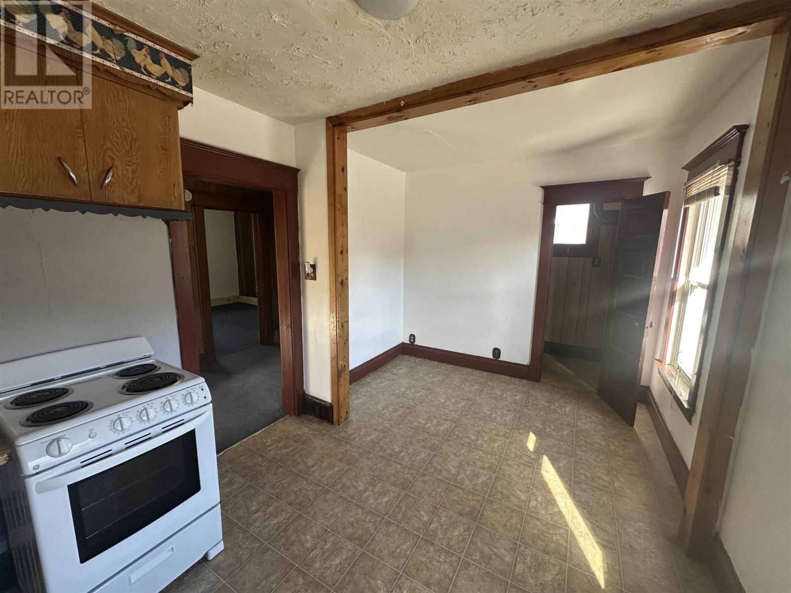 17 ABBOTT ST Image 13