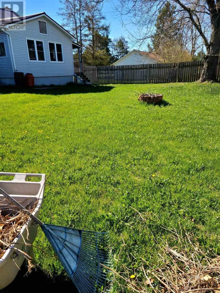 5 FOREST ST Image 36