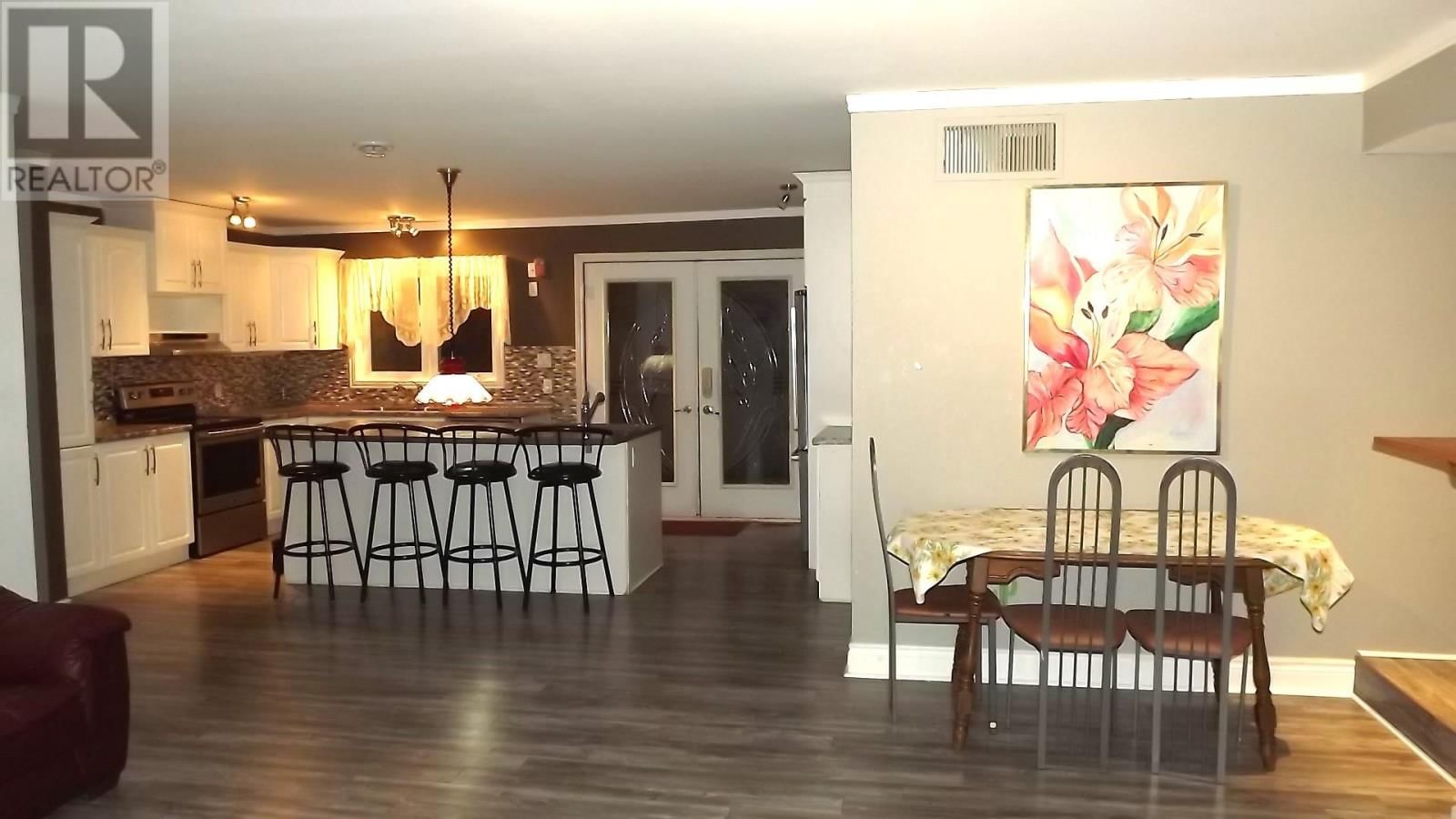 224 HILLSIDE DR Image 2