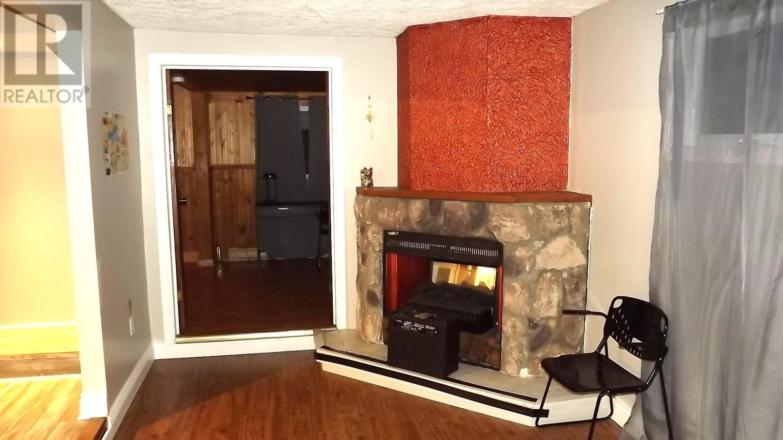 224 HILLSIDE DR Image 7