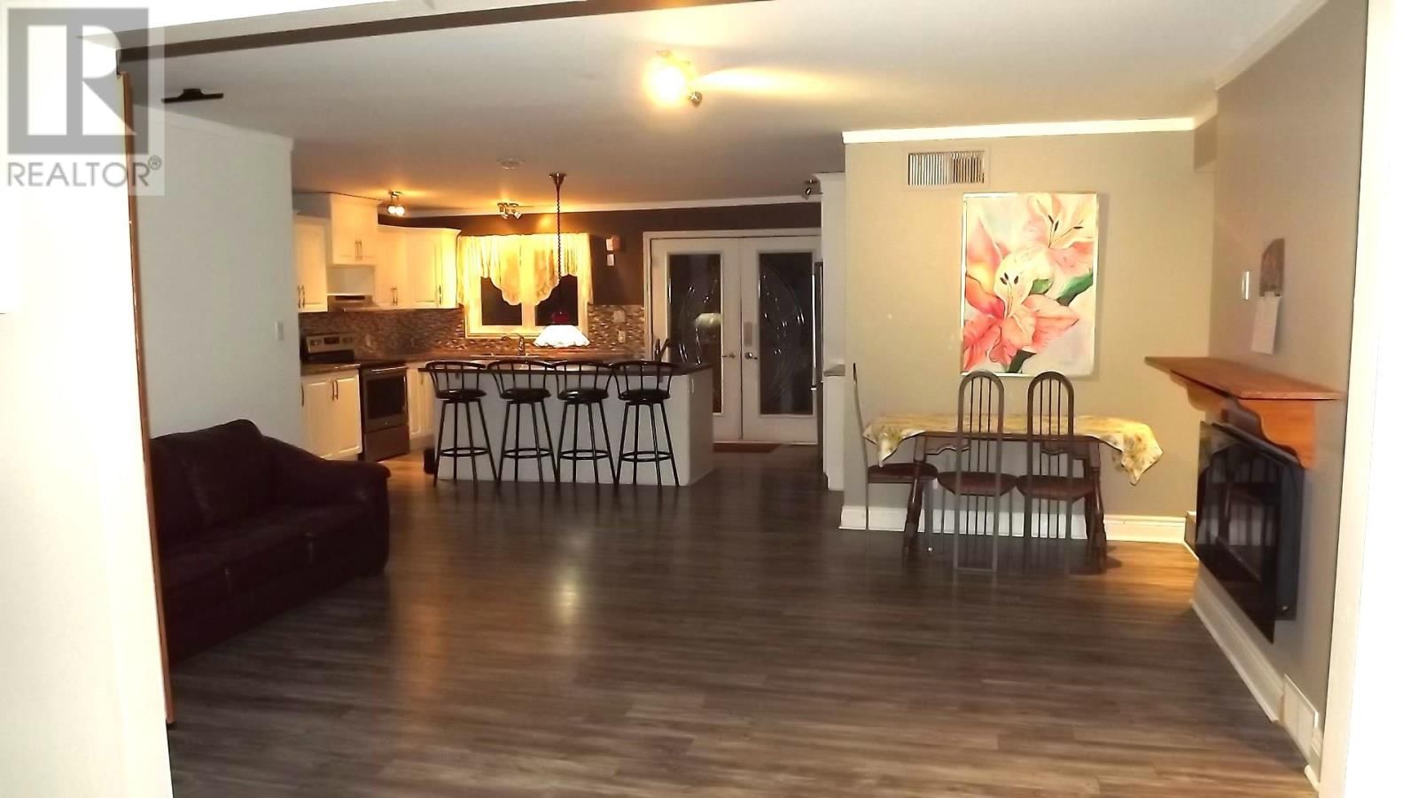 224 HILLSIDE DR Image 9