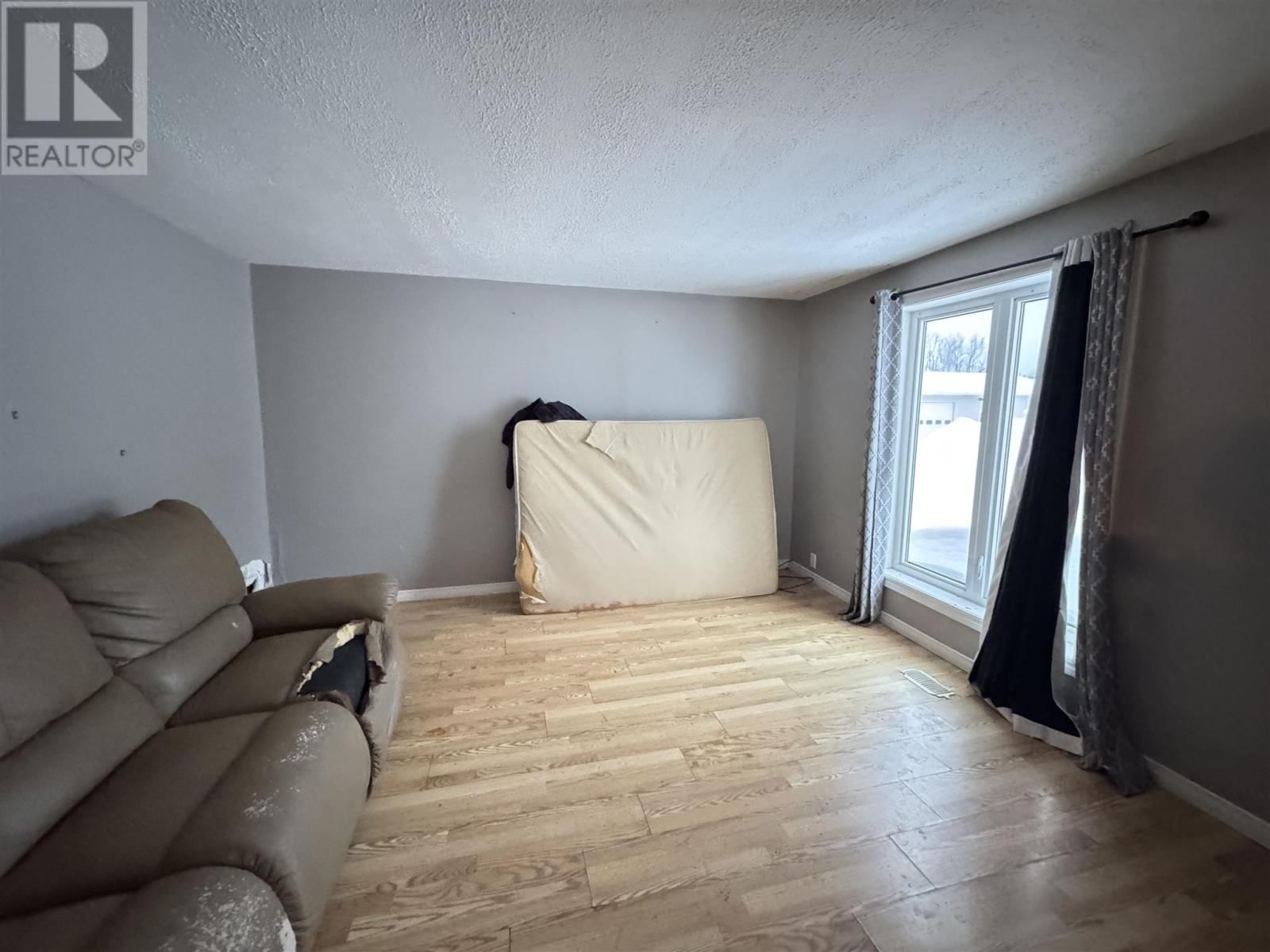 20 EDWARD ST Image 4