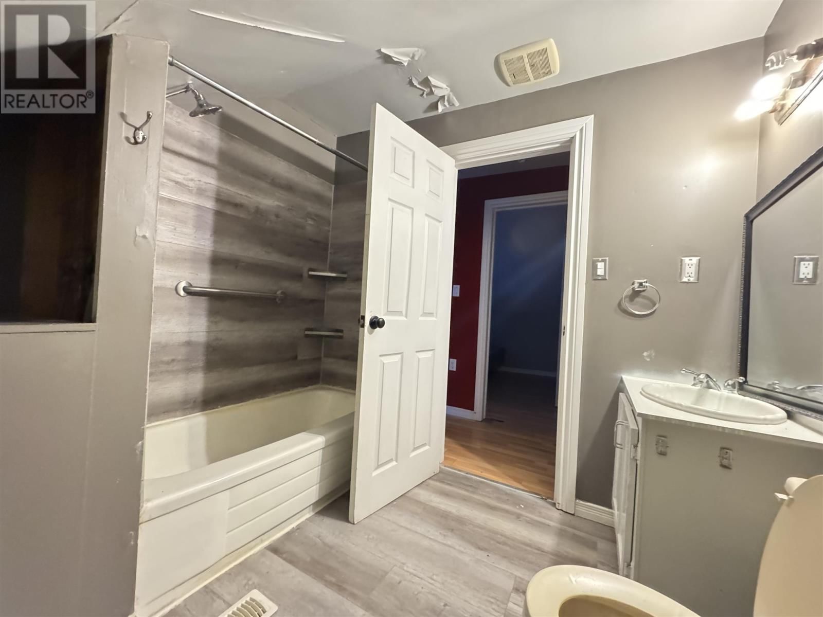 20 EDWARD ST Image 5