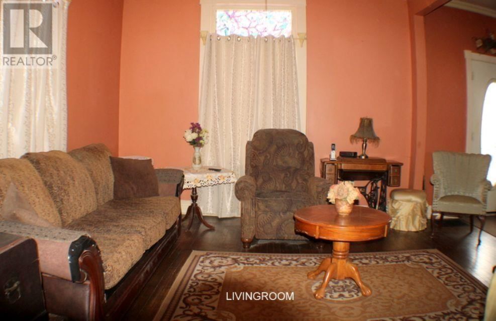 86 ST ANDREWS TERR Image 4