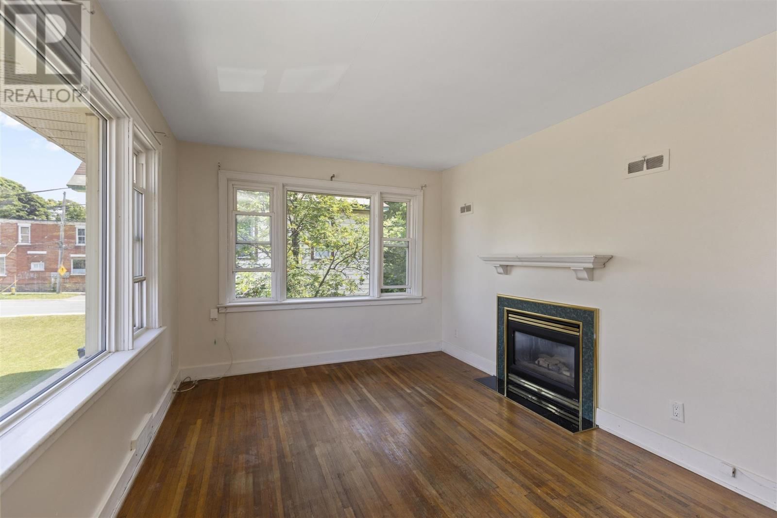 731-733 WELLINGTON ST Image 13