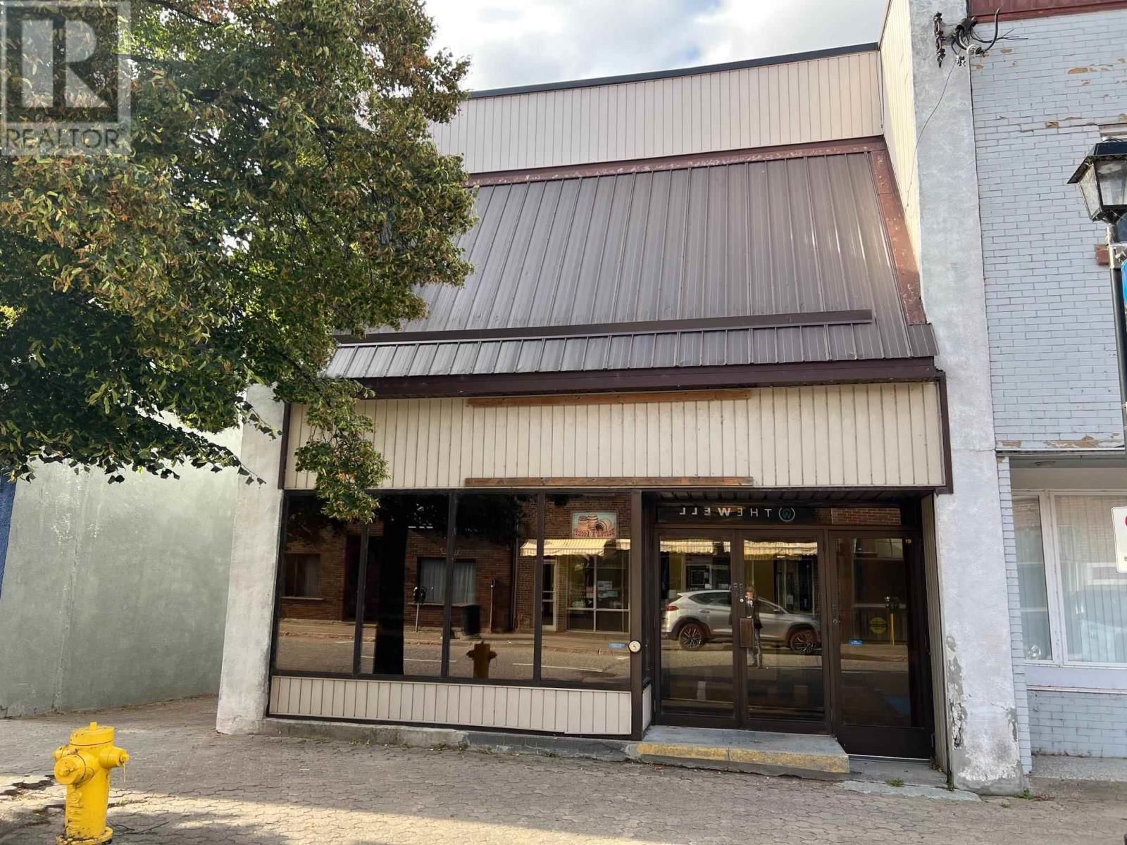 19 WOODWARD AVE Image 1