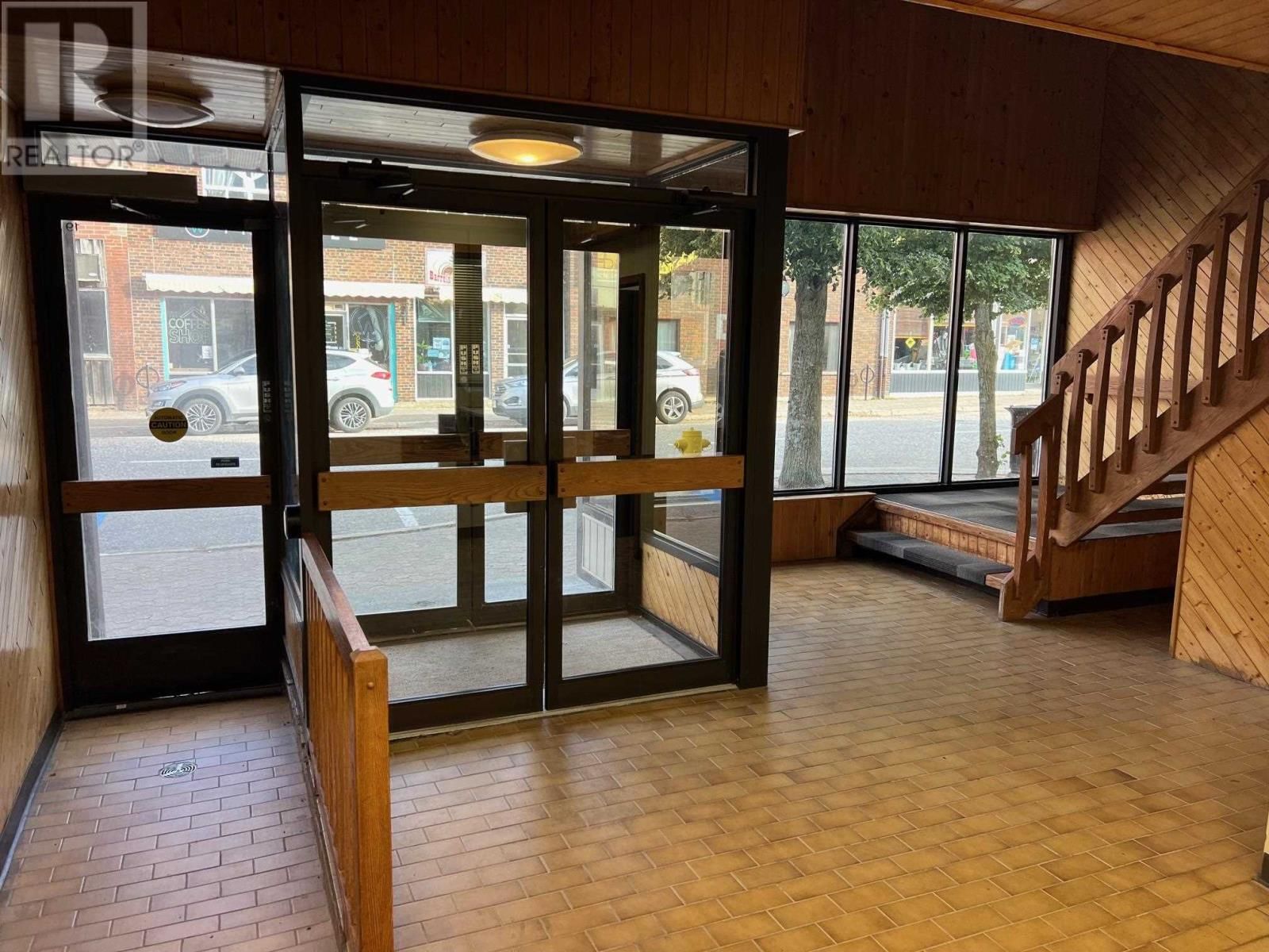 19 WOODWARD AVE Image 19