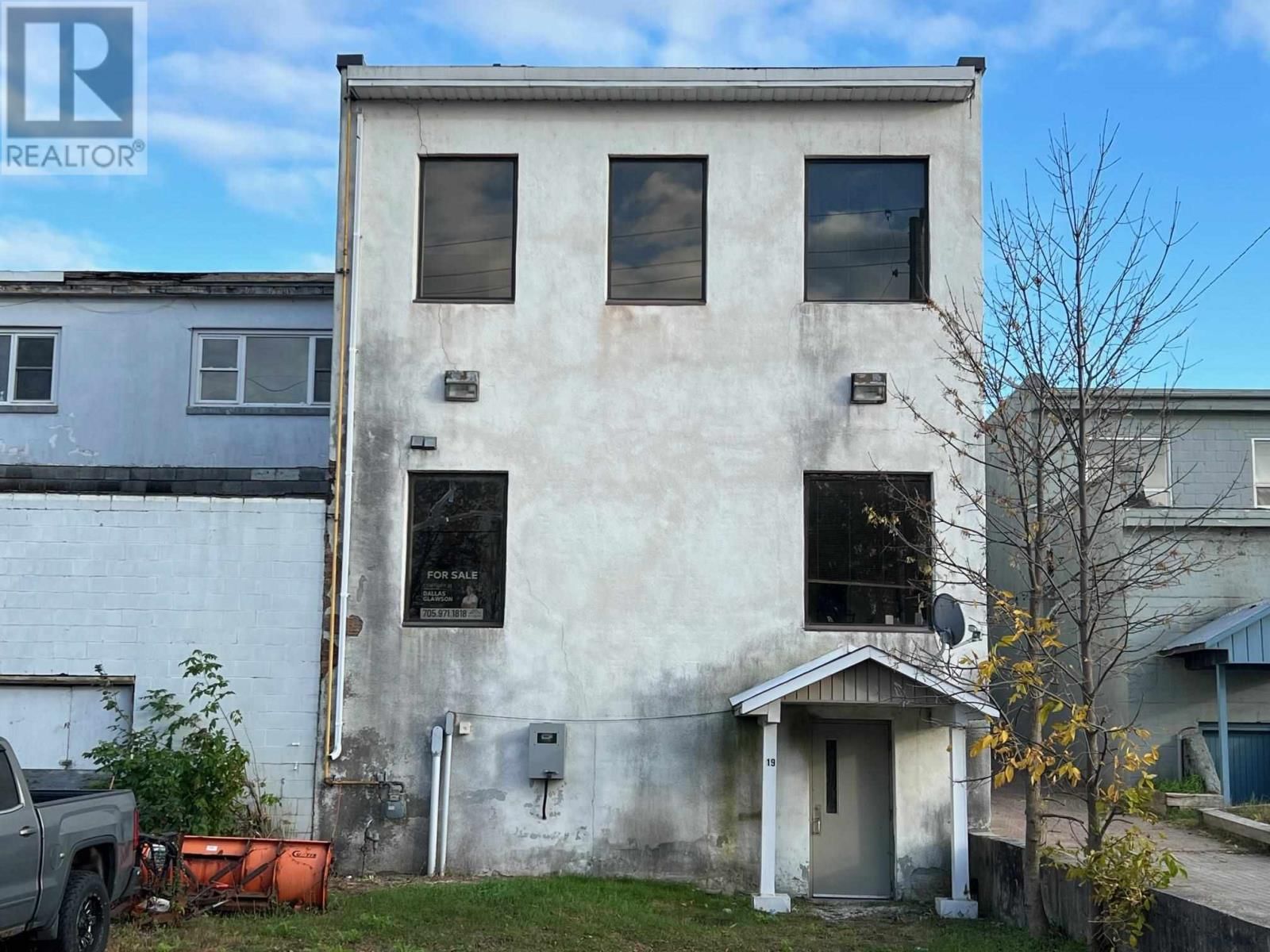 19 WOODWARD AVE Image 4