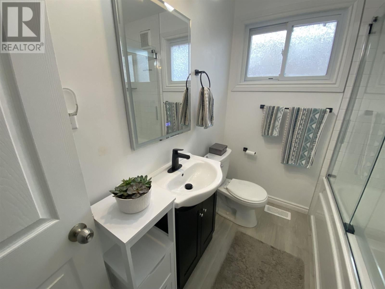 52 HUTCHISON AVE Image 16