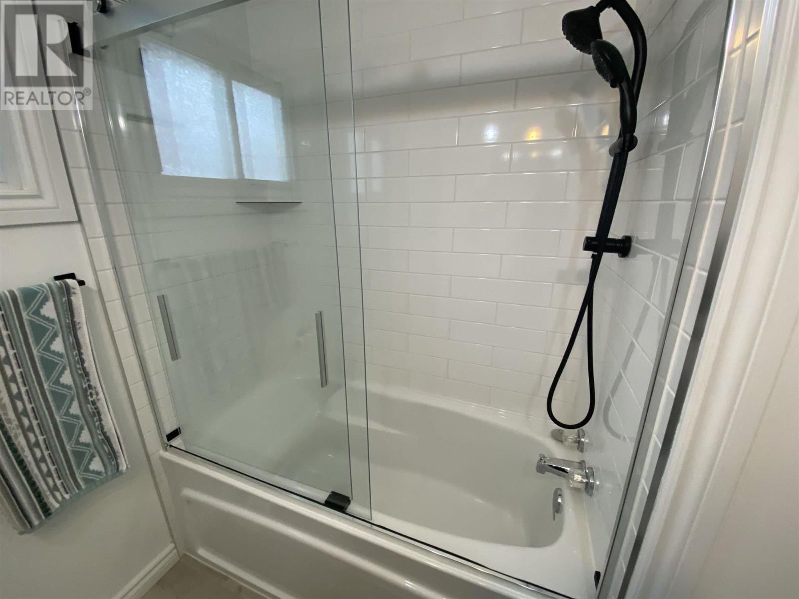 52 HUTCHISON AVE Image 17