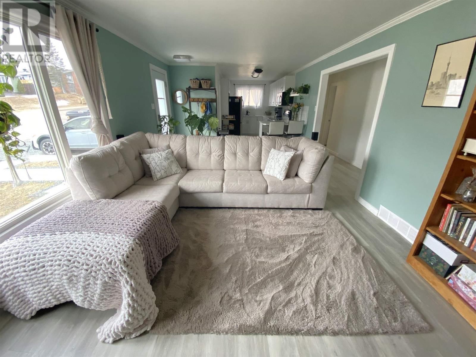 52 HUTCHISON AVE Image 9