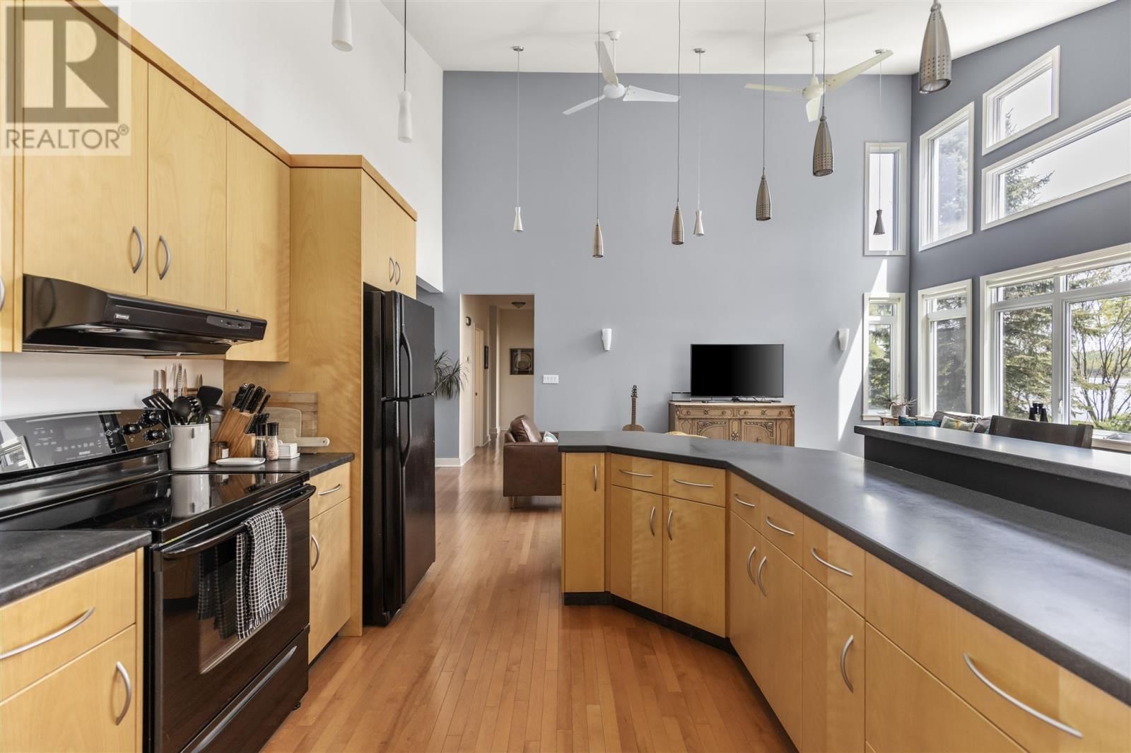 171 RIVER RD Image 17