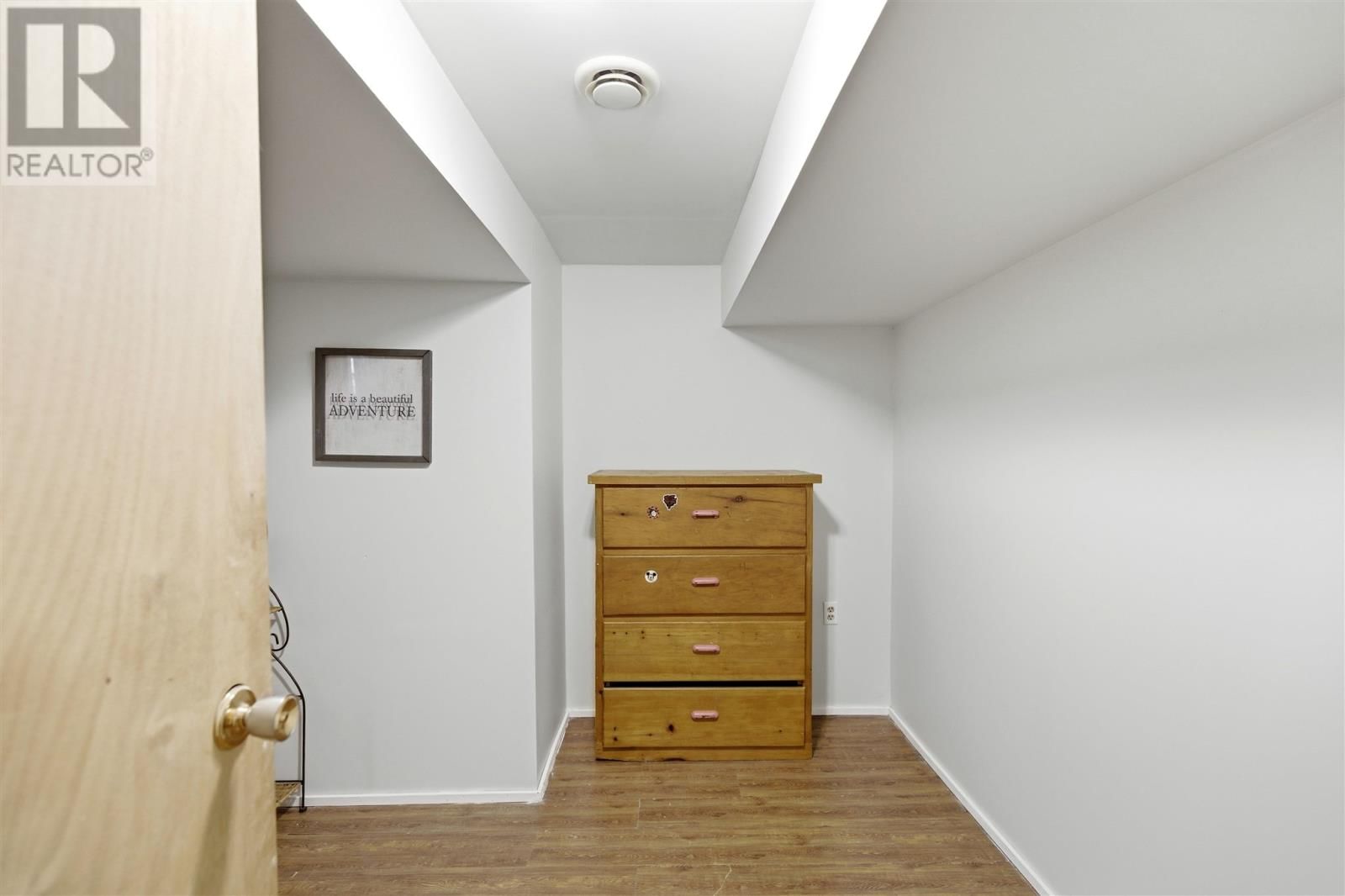 1363 SECOND LIN Image 29