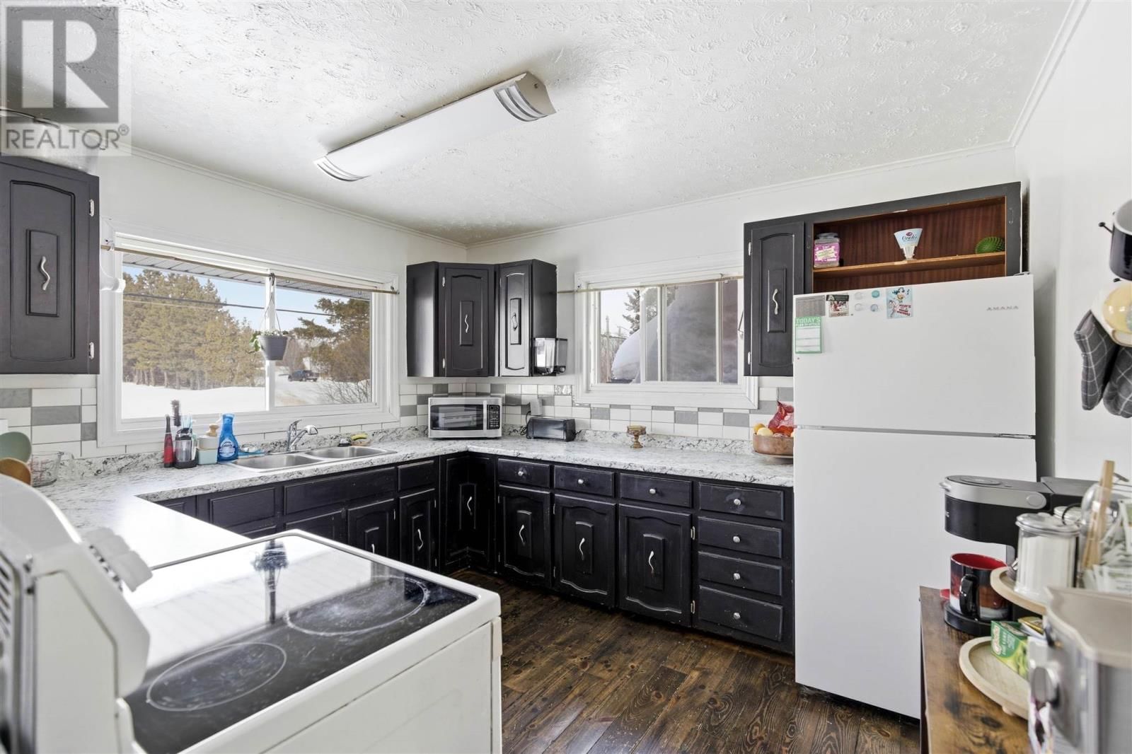 1363 SECOND LIN Image 8