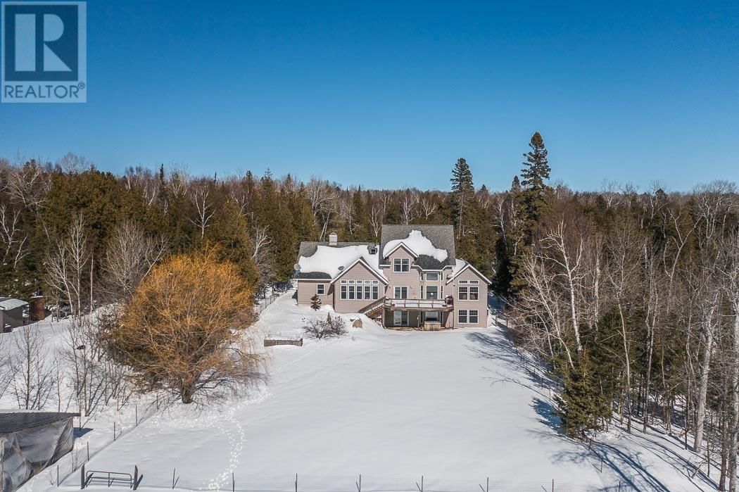 3515 HURON LINE RD Image 44