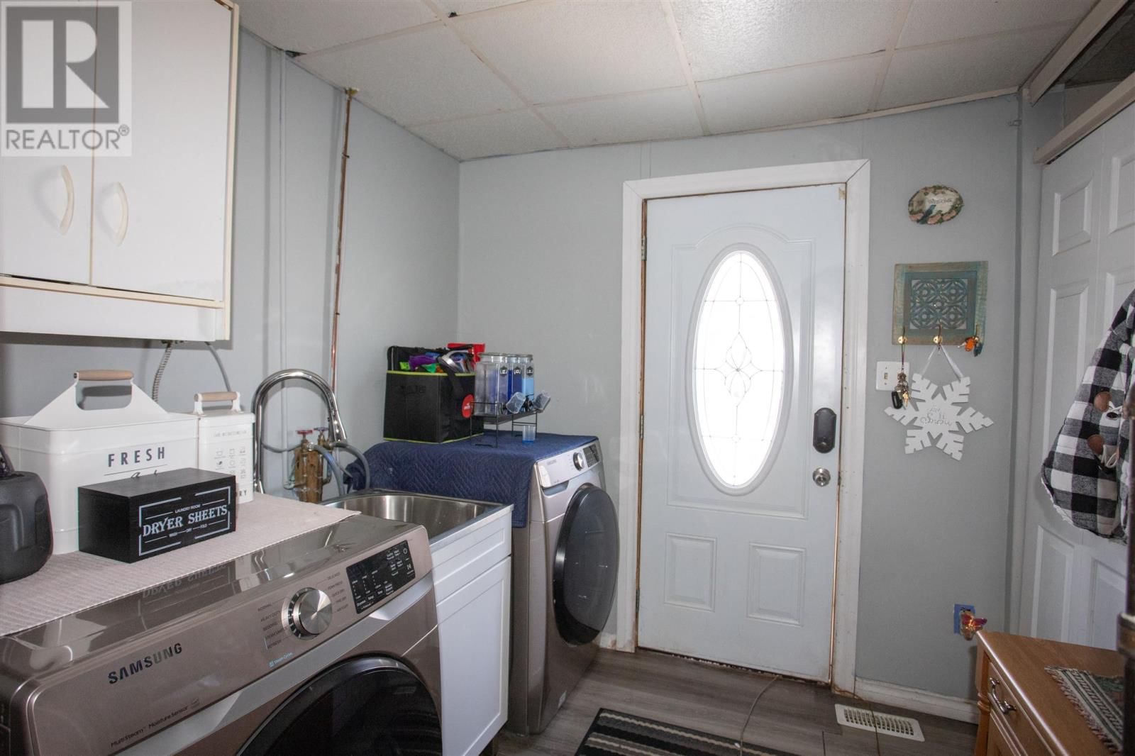 212 WALLACE TER Image 10