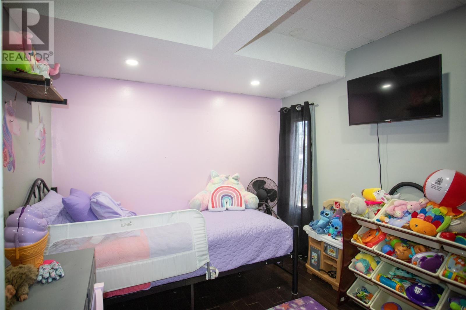 212 WALLACE TER Image 17