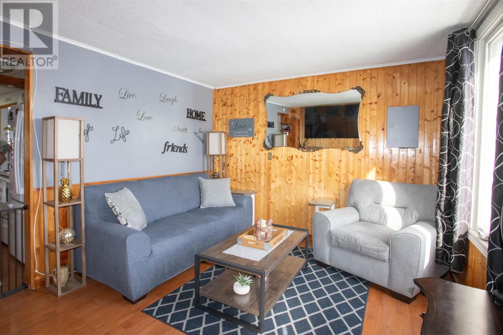 212 WALLACE TER Image 3