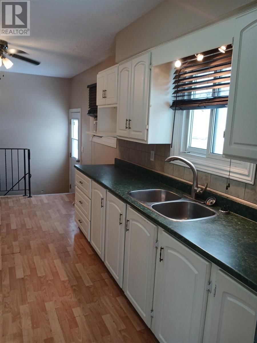 125 LAURIER RD Image 4