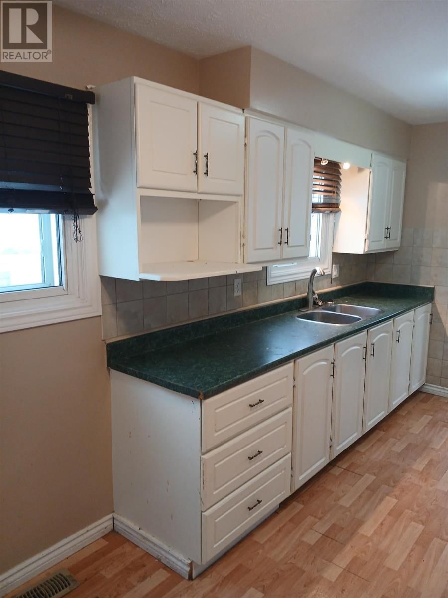 125 LAURIER RD Image 5