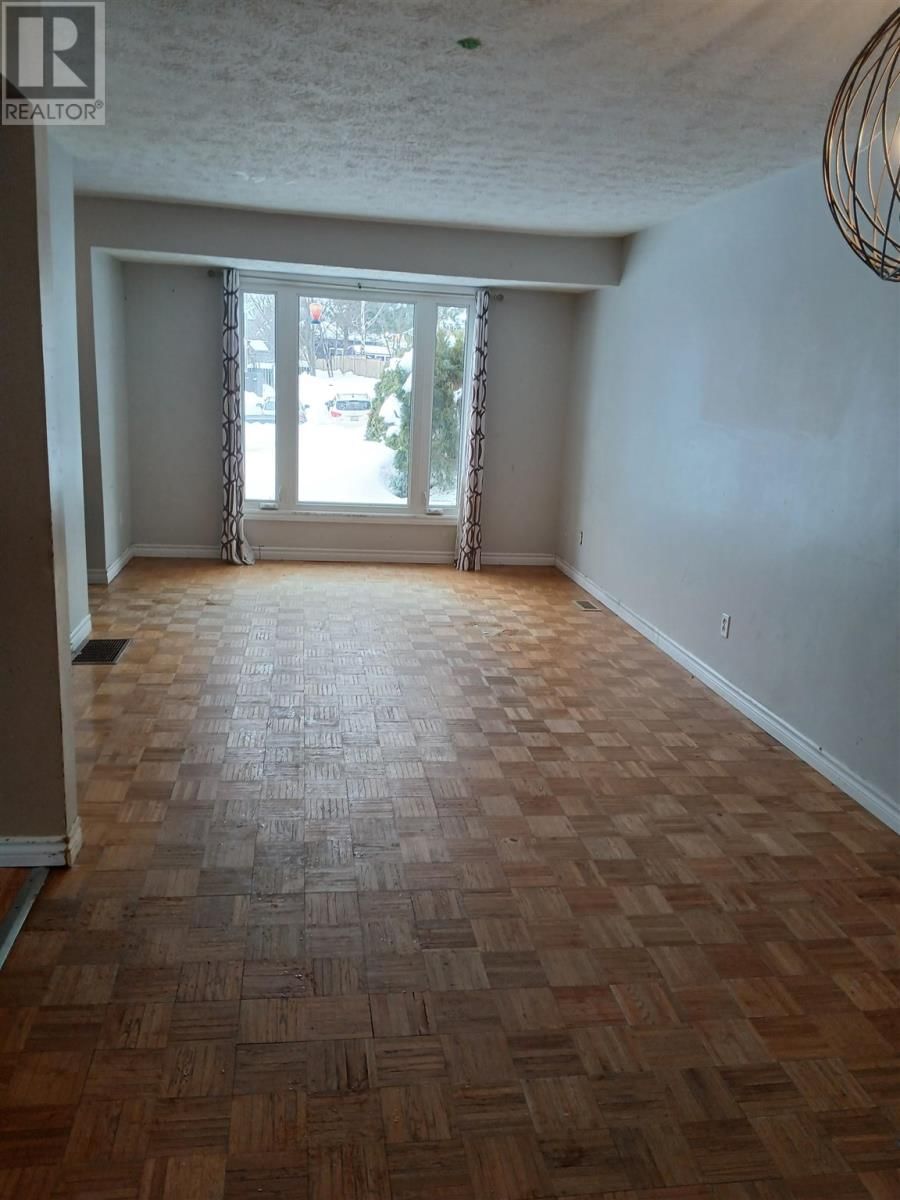 125 LAURIER RD Image 7