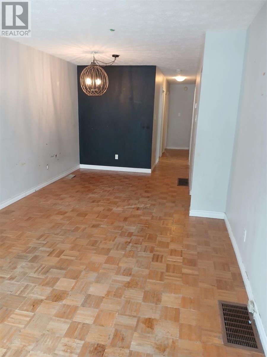 125 LAURIER RD Image 8