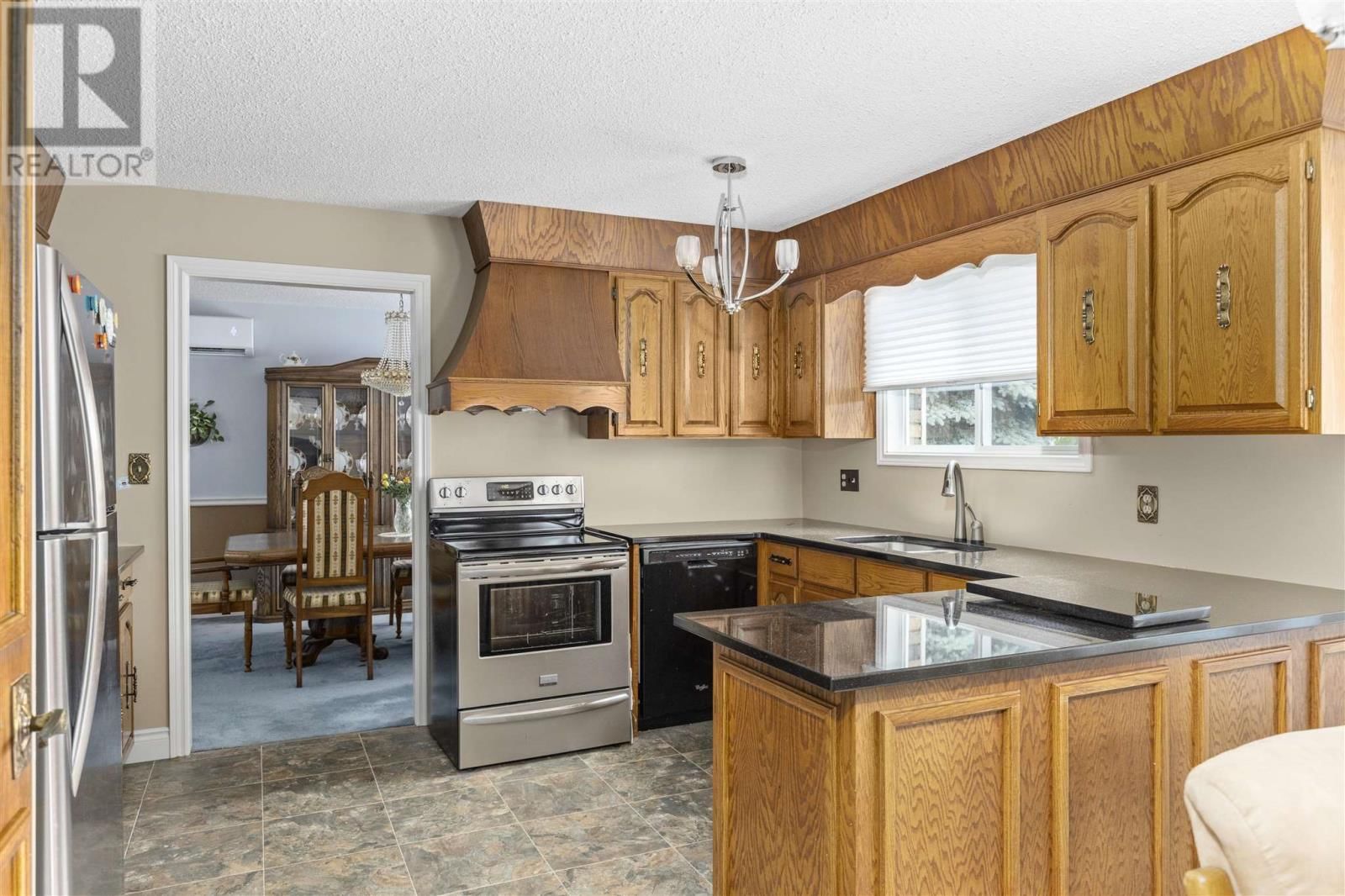 16 RAVINA ST Image 9