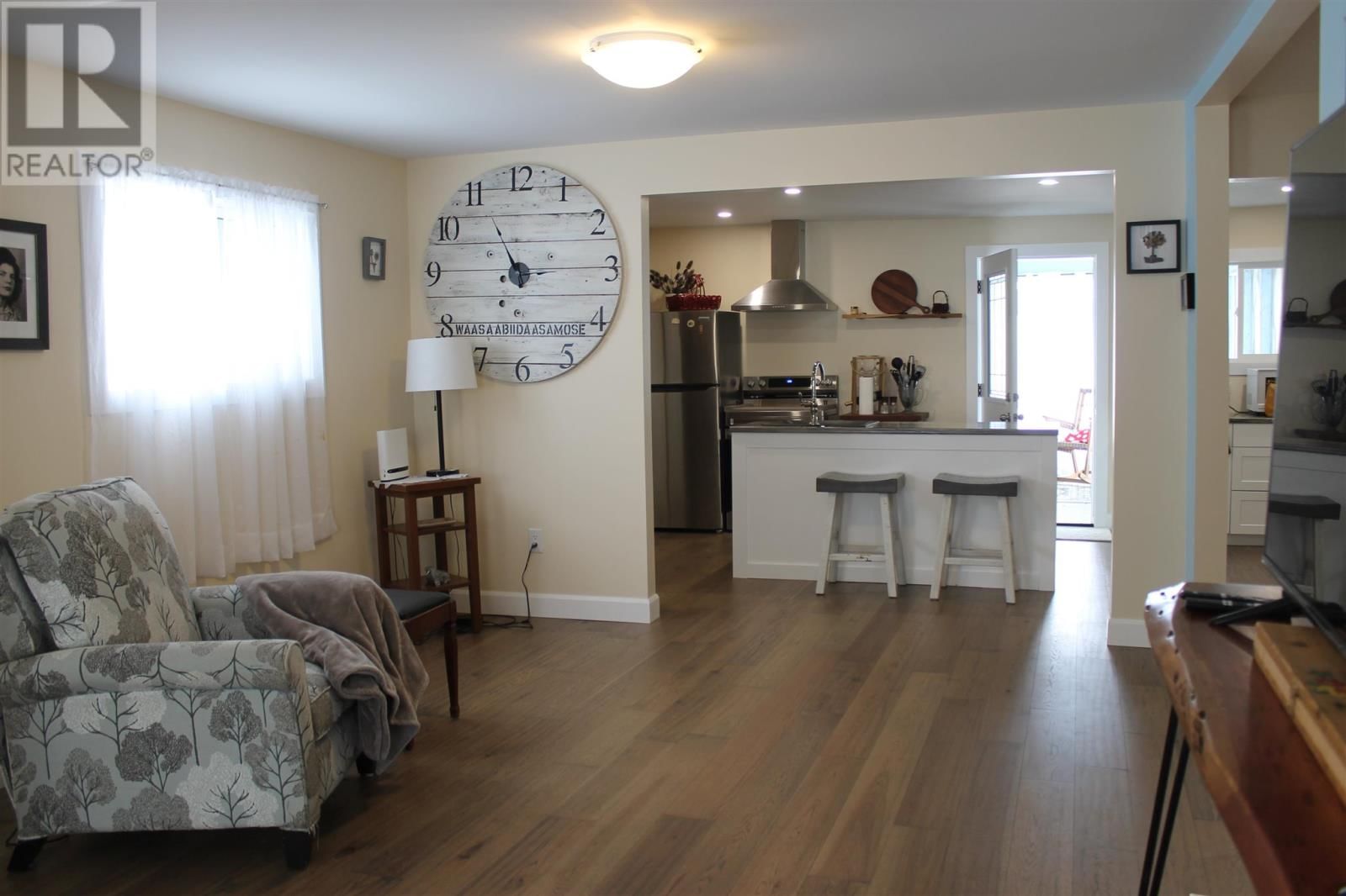 85 GLENWOOD AVE Image 15